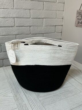 Mia mélange Two-Tone Black and White Rope Storage Basket bag NWT